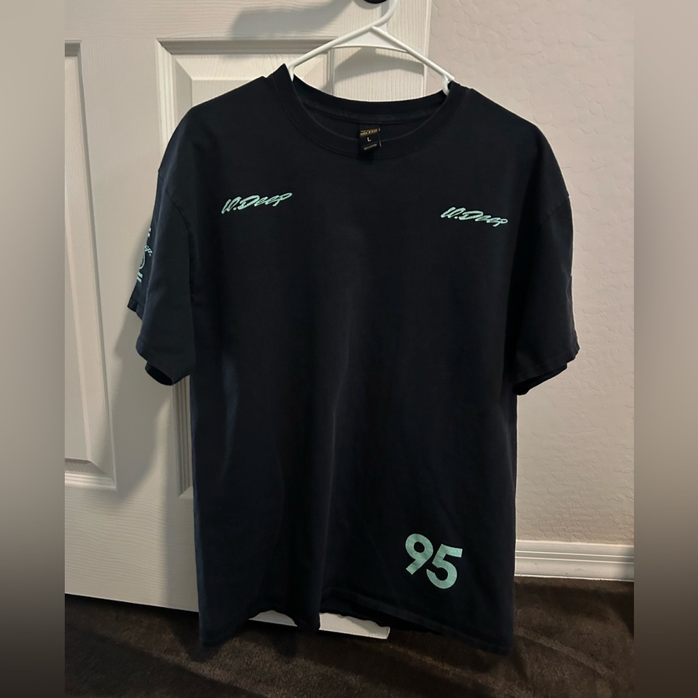 10 Deep men’s t-shirt.  Size Large